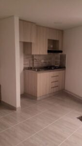 CASA ESQUINERA EN VENTA EN AYACUCHO CON 10 APARTA ESTUDIOS