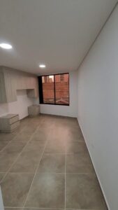 CASA ESQUINERA EN VENTA EN AYACUCHO CON 10 APARTA ESTUDIOS