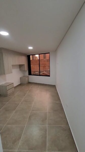 CASA ESQUINERA EN VENTA EN AYACUCHO CON 10 APARTA ESTUDIOS