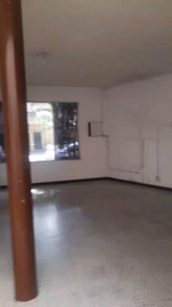 MEDELLIN LAURELES, VENDO CASA LOTE ESQUINERA