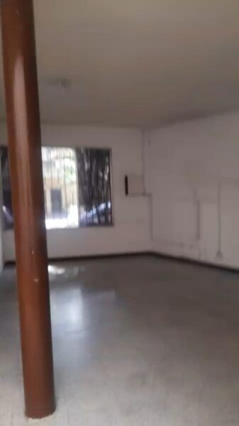 MEDELLIN LAURELES, VENDO CASA LOTE ESQUINERA