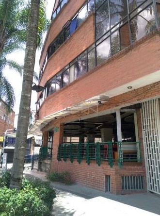 EDIFICIO EN VENTA EN LA GLORIETA DEL TEATRO PABLO TOBON URIBE