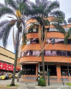 EDIFICIO EN VENTA EN LA GLORIETA DEL TEATRO PABLO TOBON URIBE