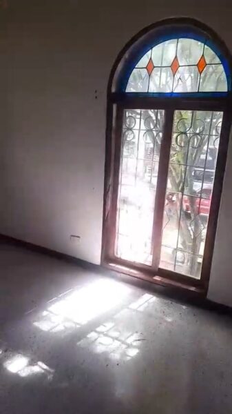 MEDELLIN LAURELES, VENDO CASA LOTE ESQUINERA