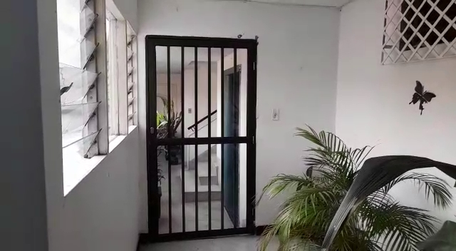 APARTAMENTO EN VENTA EN LA PLAYA DIAGONAL AL TEATRO PABLO TOBON URIBE