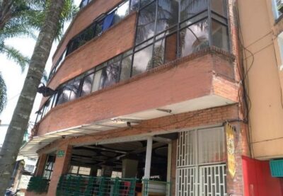 EDIFICIO EN VENTA EN LA GLORIETA DEL TEATRO PABLO TOBON URIBE