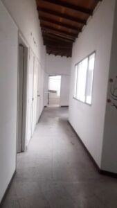 MEDELLIN LAURELES, VENDO CASA LOTE ESQUINERA