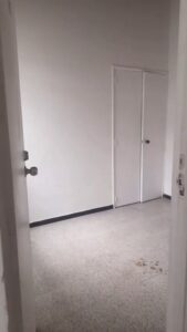 MEDELLIN LAURELES, VENDO CASA LOTE ESQUINERA