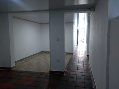 MEDELLIN BOSTON VENDO CASA CON AIRE PARA CONSTRUIR