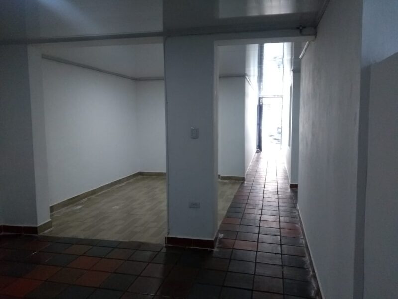 MEDELLIN BOSTON VENDO CASA CON AIRE PARA CONSTRUIR