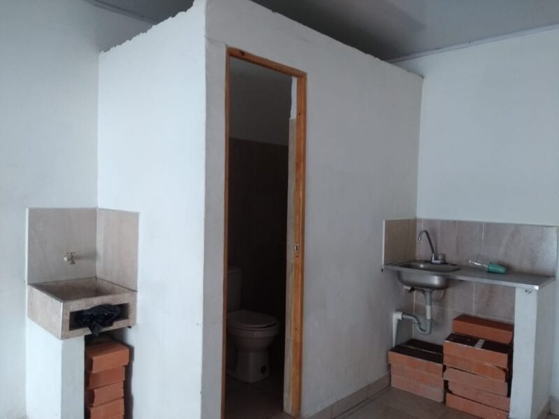 MEDELLIN BOSTON VENDO CASA CON AIRE PARA CONSTRUIR