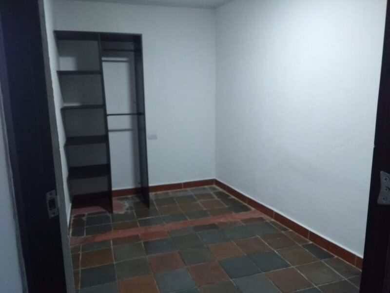 MEDELLIN BOSTON VENDO CASA CON AIRE PARA CONSTRUIR