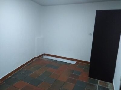 MEDELLIN BOSTON VENDO CASA CON AIRE PARA CONSTRUIR