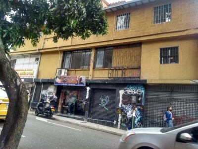 MEDELLIN BOSTON VENDO EDIFICIO ESQUINERO
