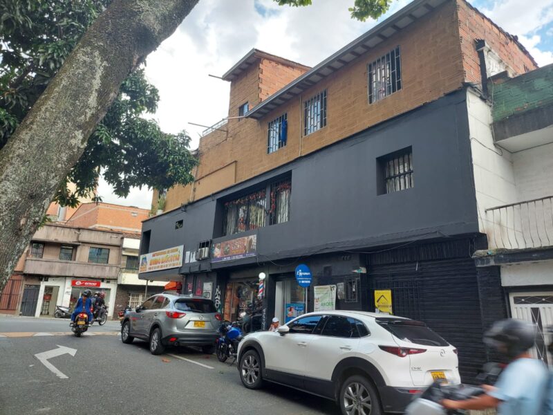 MEDELLIN BOSTON VENDO EDIFICIO ESQUINERO