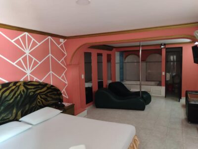 MEDELLIN VENDO EL MOTEL LOS COLORES