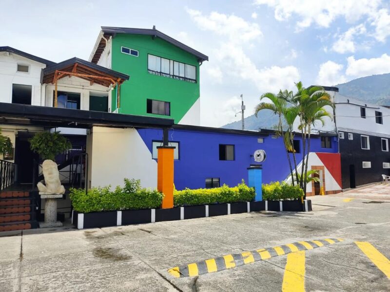 MEDELLIN VENDO EL MOTEL LOS COLORES