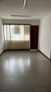 OFICINA EN VENTA EN EL CENTRO DE MEDELLIN, MUY BIEN UBICADA