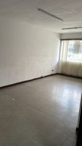 OFICINA EN VENTA EN EL CENTRO DE MEDELLIN, MUY BIEN UBICADA