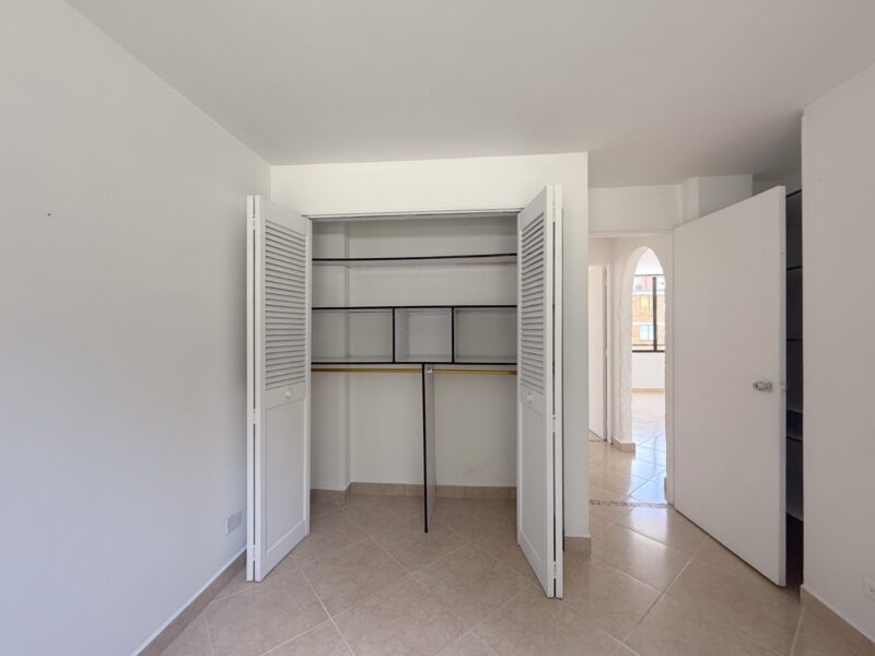 APARTAMENTO EN VENTA EN LA LOMA DEL INDIO MEDELLIN